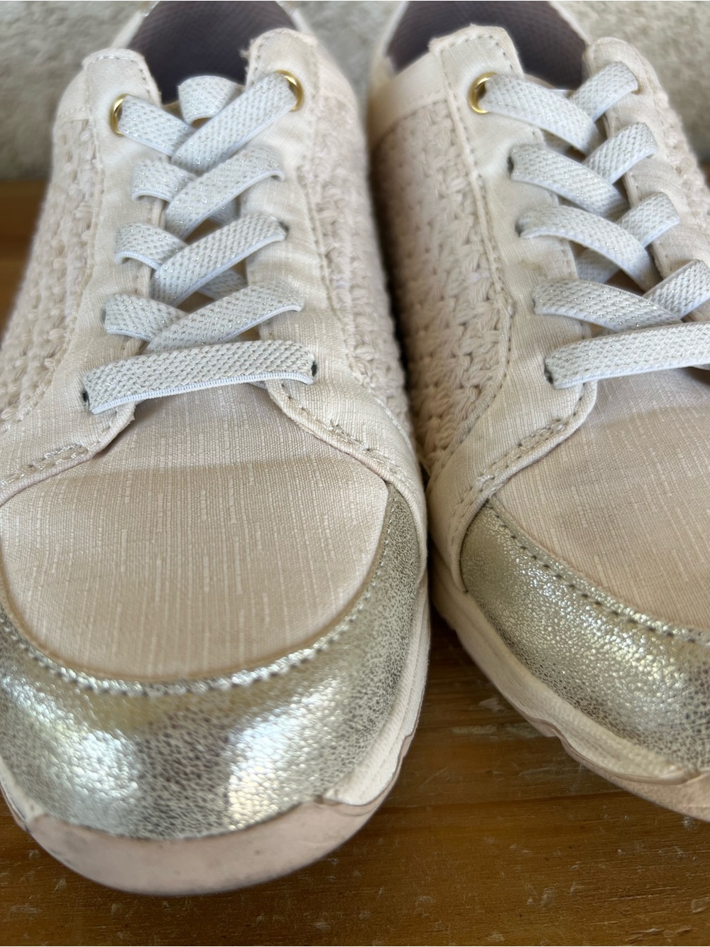 Life Stride Women’s Lace-Up Sneakers in Light Beige with Gold Toe